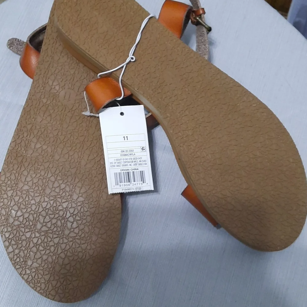 SANDALS - Picture 2 of 2